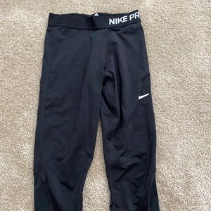 nike pro capri pants!